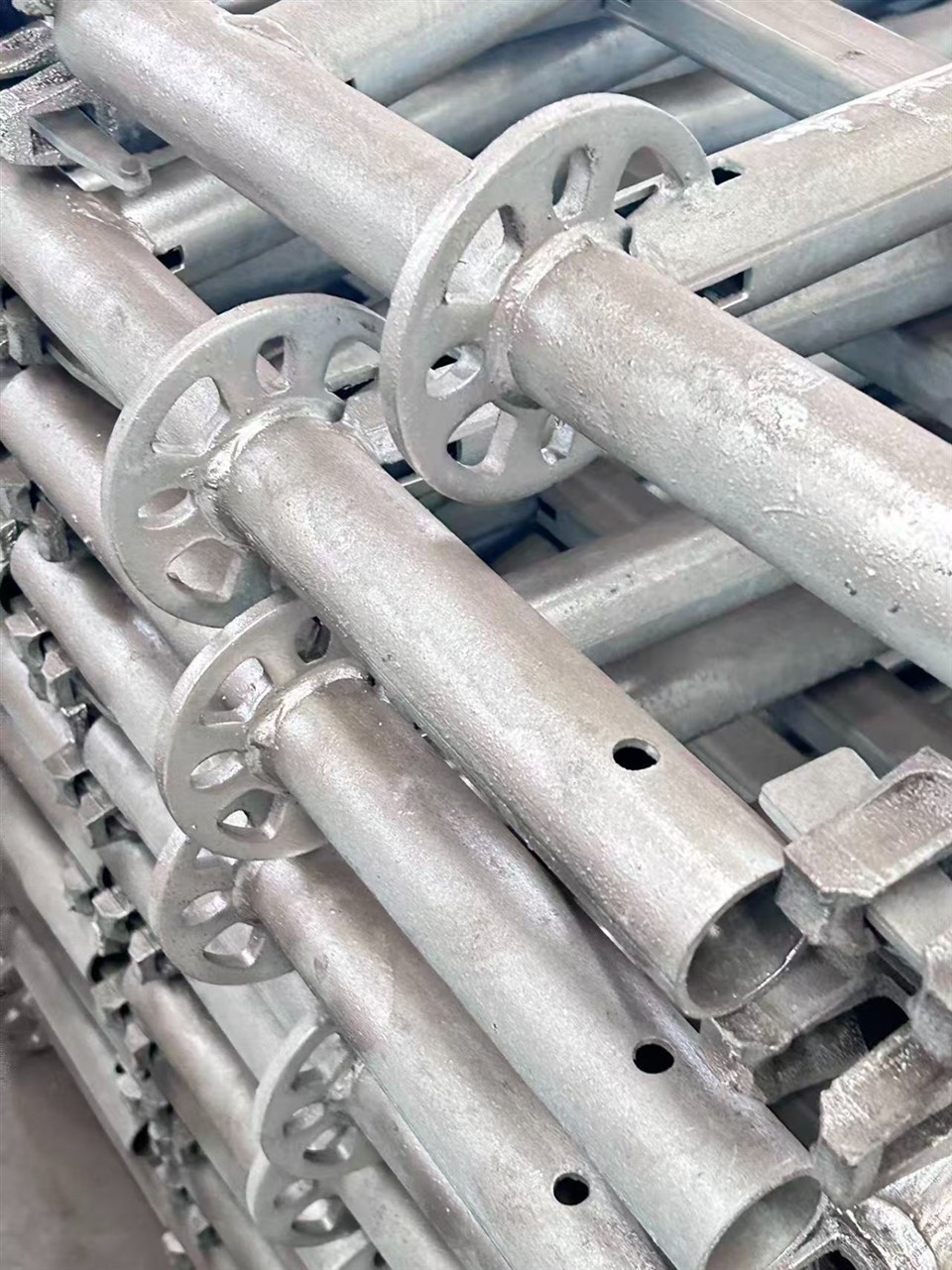 Versatile Ringlock Scaffolding Systems For Industrial Use And Contractors suppliers